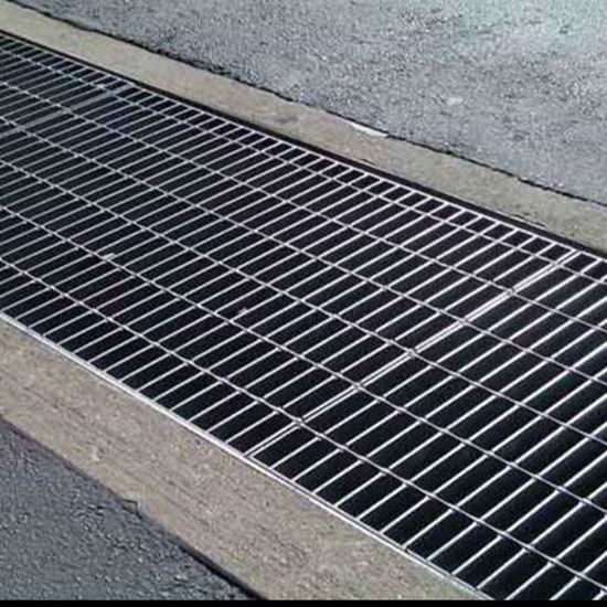 Picture Of Manual steel grating and electro-forged galvanized and black